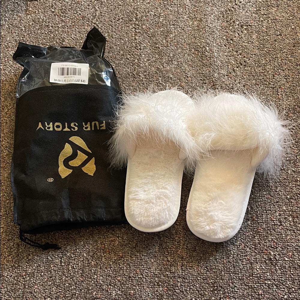 Fur Story White Fluffy Slippers